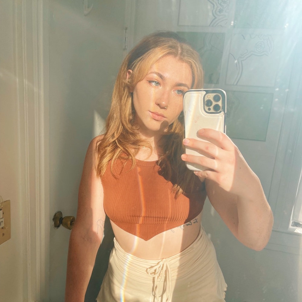 Meet your Posher, Adelene